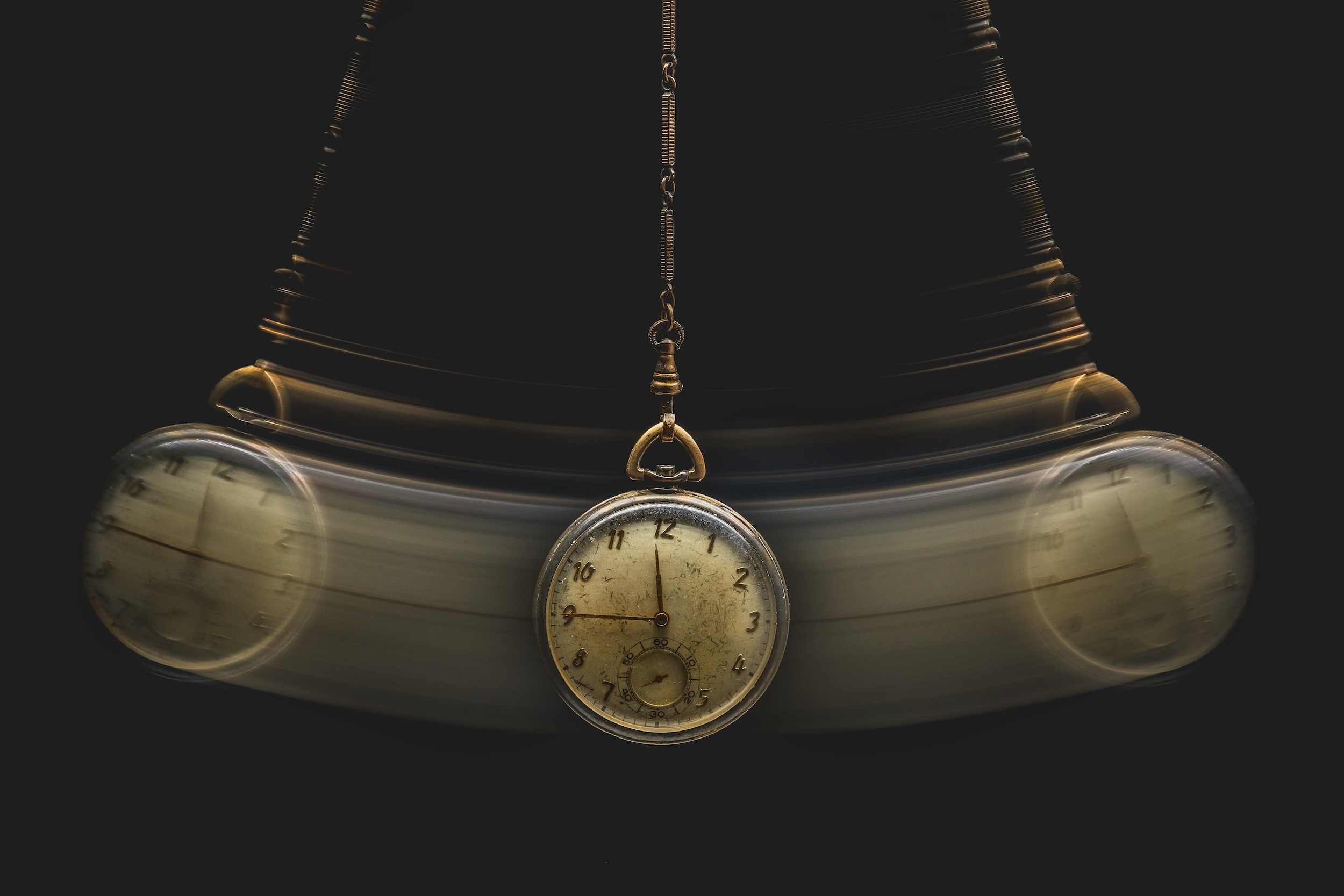 What happens to consciousness when clocks stop?