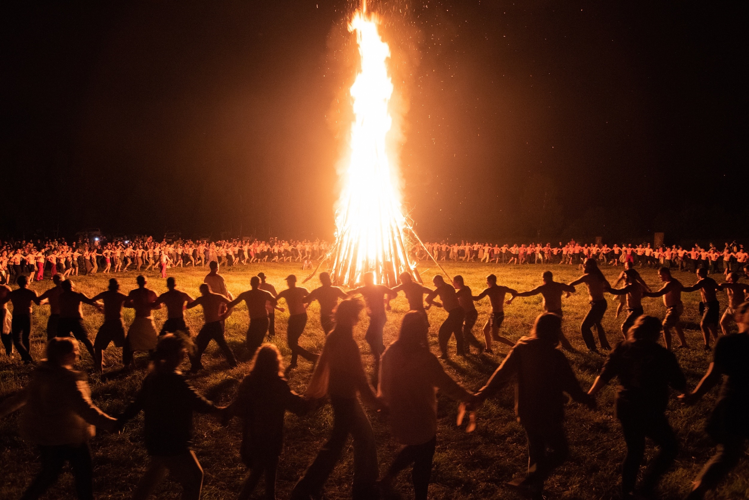 The circle dance of personal identity